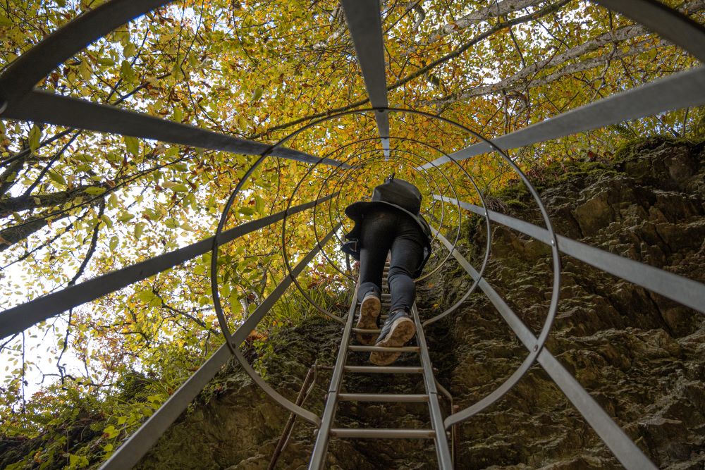 Climbing the stairs of promenade des Echelles